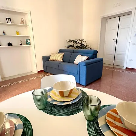 Lucia Apartahotel 3*